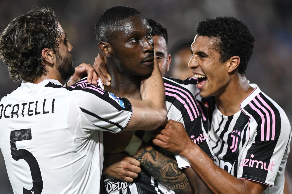 意媒：为避免球迷干扰，斯帕莱蒂决定尤文不在那不勒斯过夜