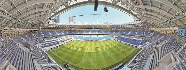 沃克＆乔治发挥出色，沃克半场16分已经刷新赛季新高